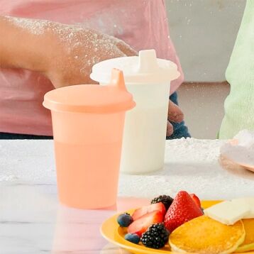 Tupperware-Tuitbeker-drinkbeker-met-tuit Tupperware-Tuitbeker-drinkbeker-met-tuit