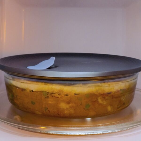 Tupperware glazen ovenschaal met deksel rond voila Tupperware glazen ovenschaal met deksel rond voila