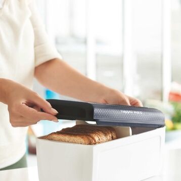 Tupperware breadsmart junior broodtrommel aanrecht Tupperware breadsmart junior broodtrommel aanrecht